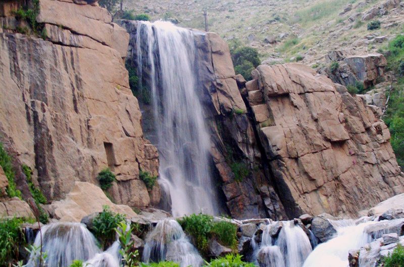 آبشار گنج نامه